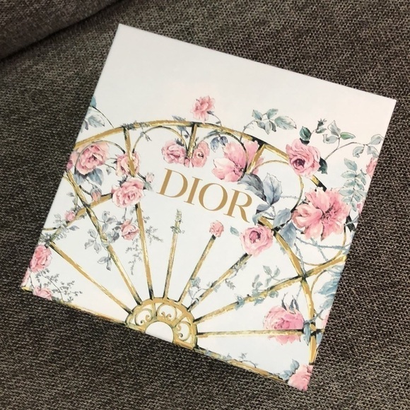 DIOR • BOX & RIBBON GIFT SET • GRANVILLE WHITE & GOLD FLORAL - Picture 7 of 16